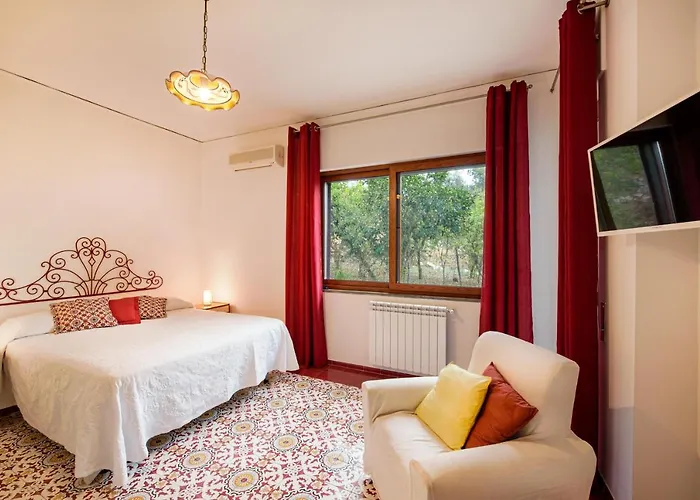 Louise Villa Sorrento